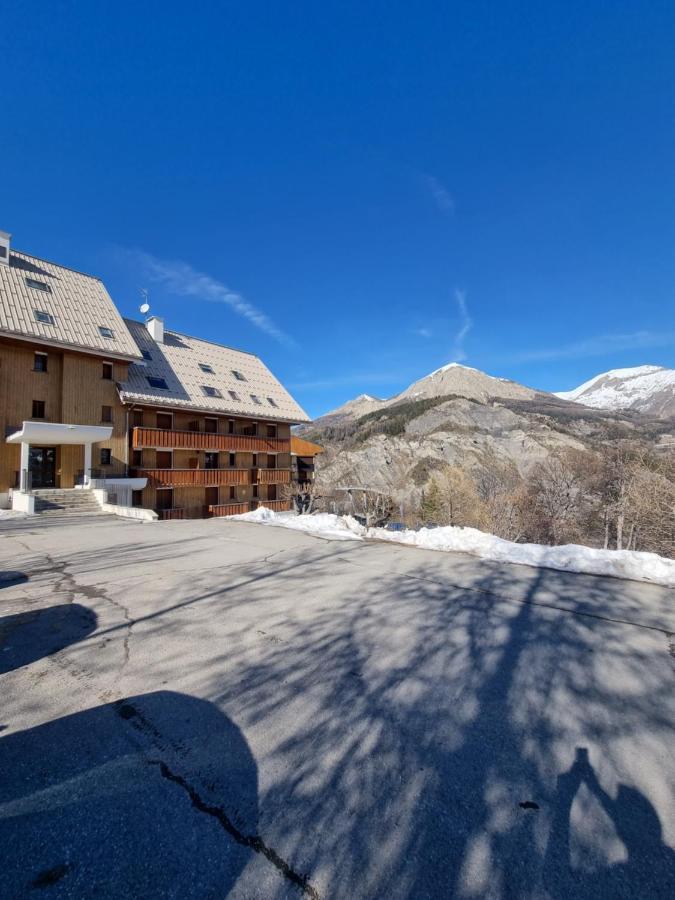 Studio Au Pied Des Pistes Allos Exterior photo
